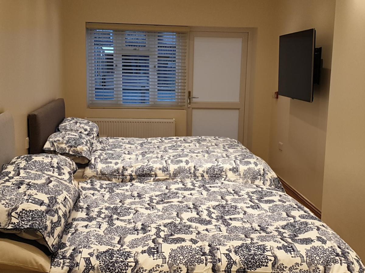 London Luxury Apartments 4 Min Walk From Ilford Station, With Free Parking Free Wifi Exterior foto