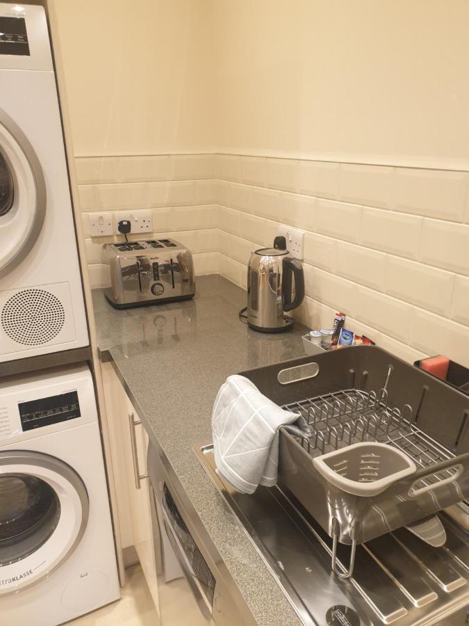 London Luxury Apartments 4 Min Walk From Ilford Station, With Free Parking Free Wifi Exterior foto