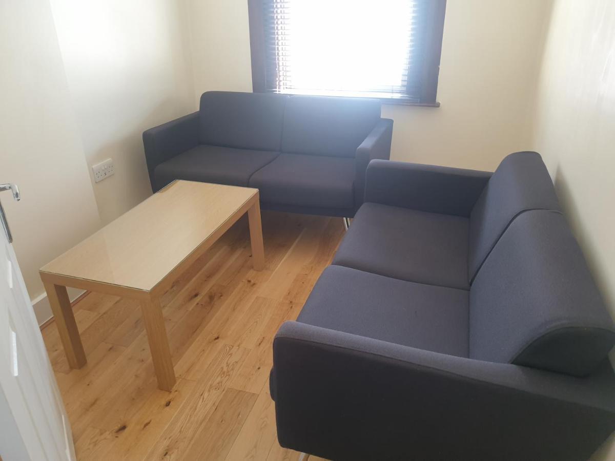 London Luxury Apartments 4 Min Walk From Ilford Station, With Free Parking Free Wifi Exterior foto